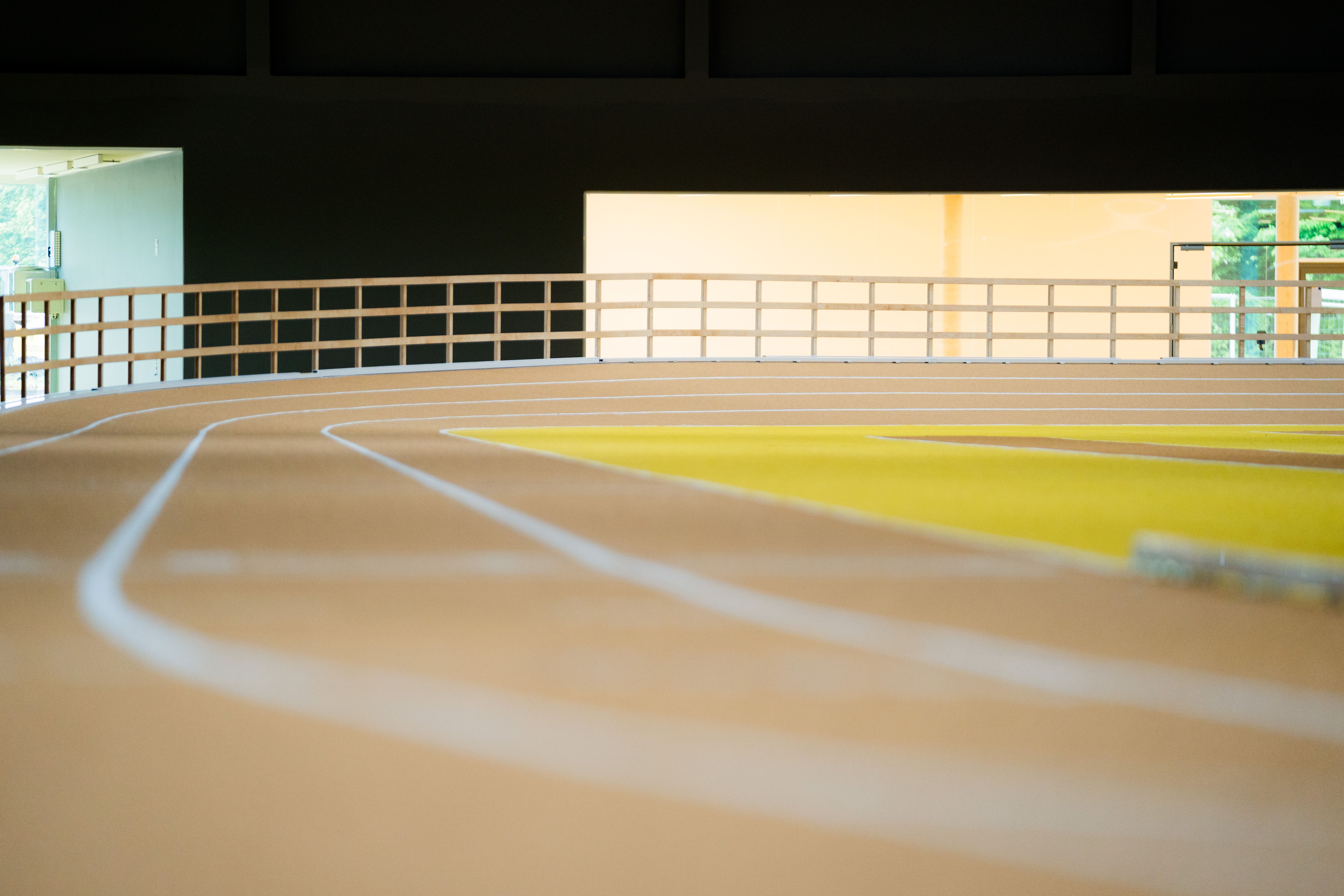 Fotografie: Nahaufnahme der Laufbahn im Sportpark Ost