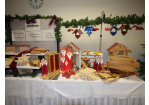 Foto - Holzarbeiten auf dem Weihnachtsbasar (C) Eduard Righi
