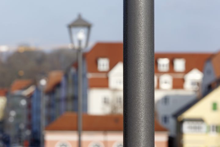 Detailansicht: Ein frisch gesäuberter Lichtmast (C) Bilddokumentation Stadt Regensburg Einsatz für saubere Lichtmaste 1