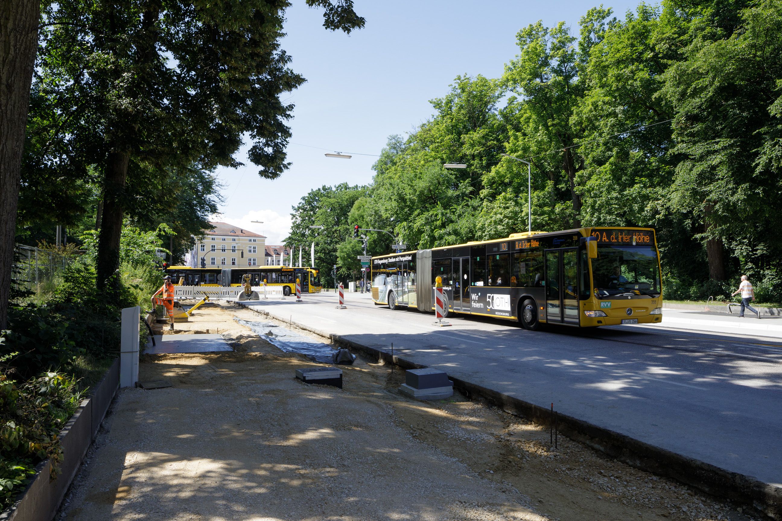 Errichten der Haltestellen in der östlichen Maxstraße 