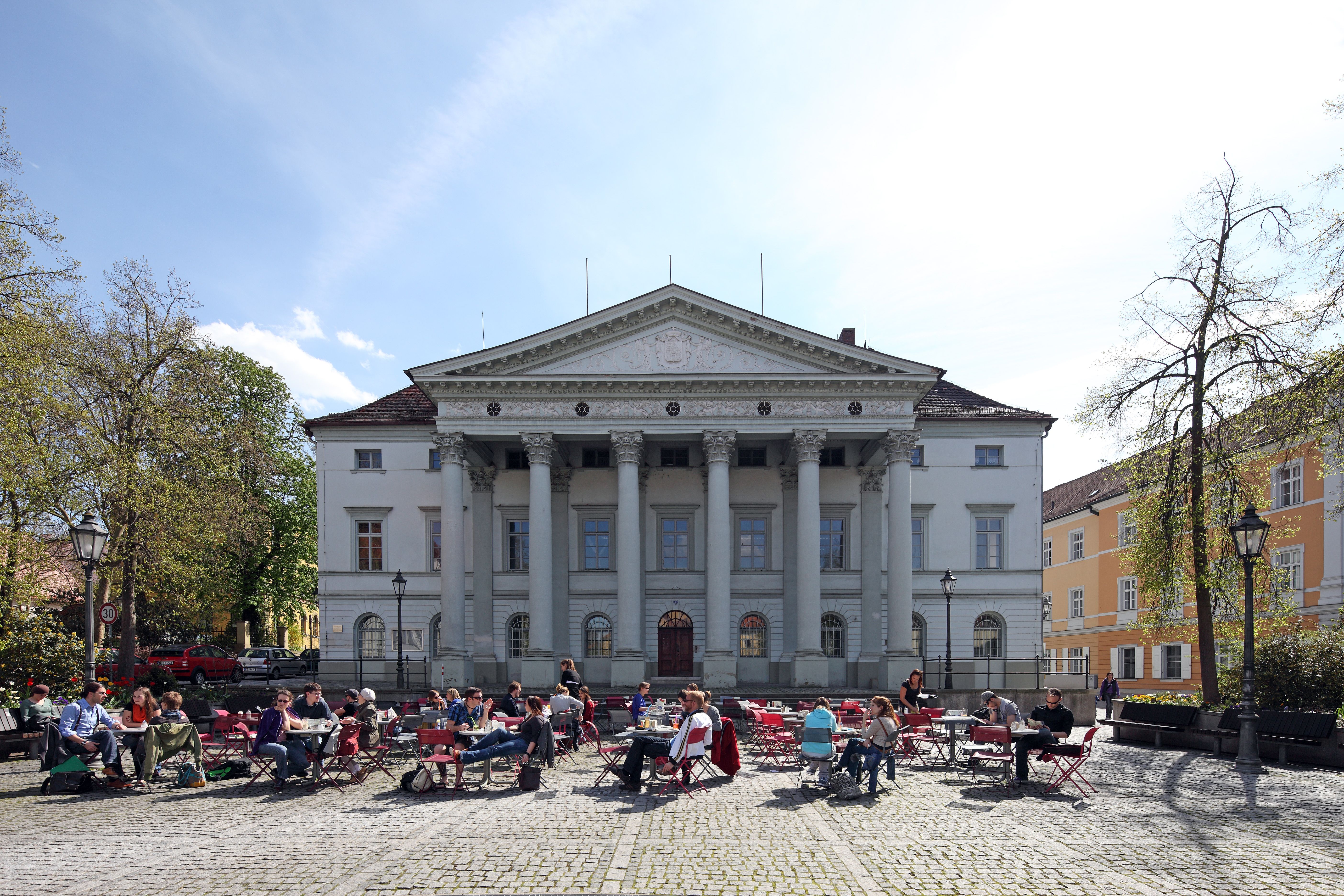 Fotografie: Gesandtenpalais am Bismarckplatz