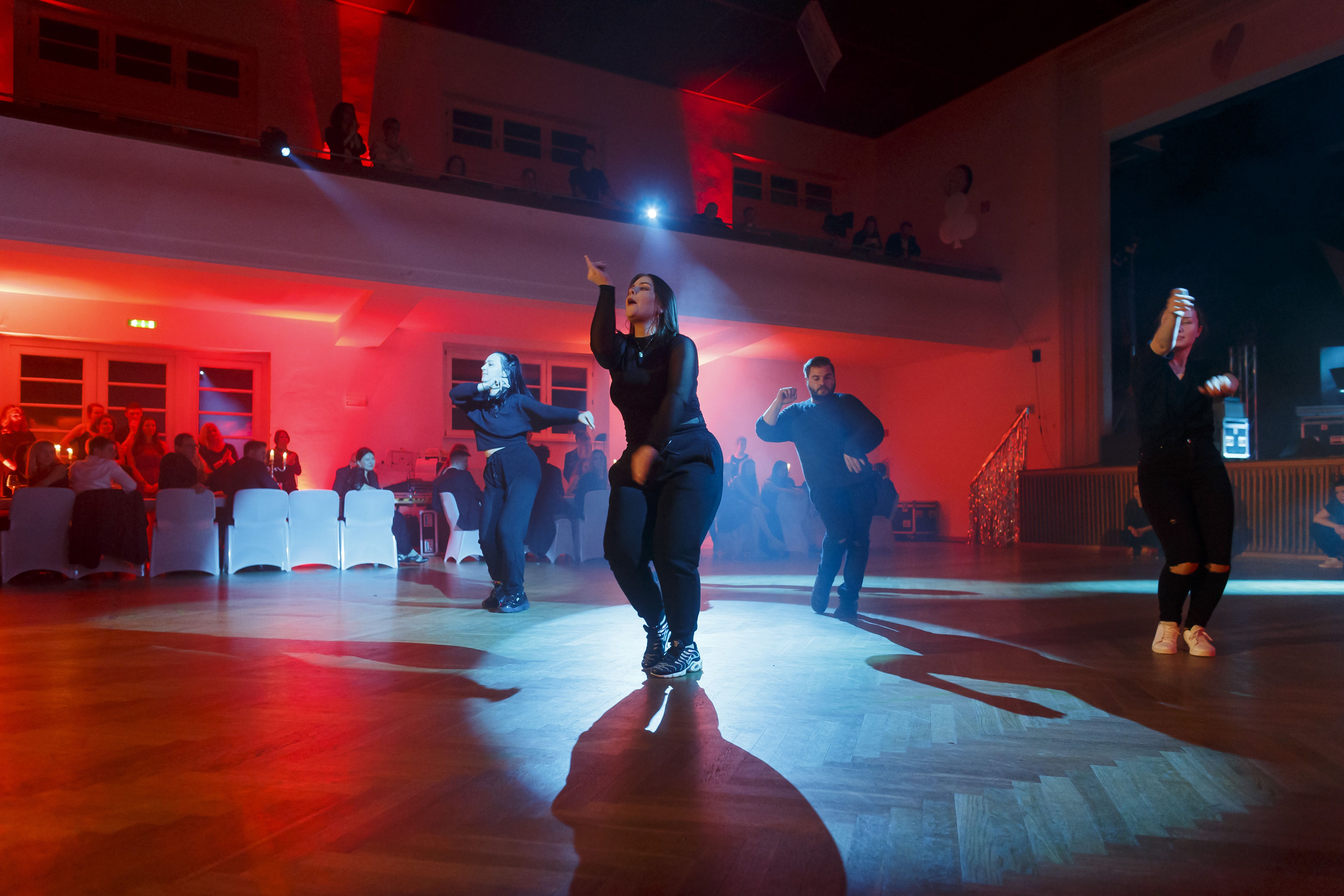 Tanzball Casino Royale Auswahl 36