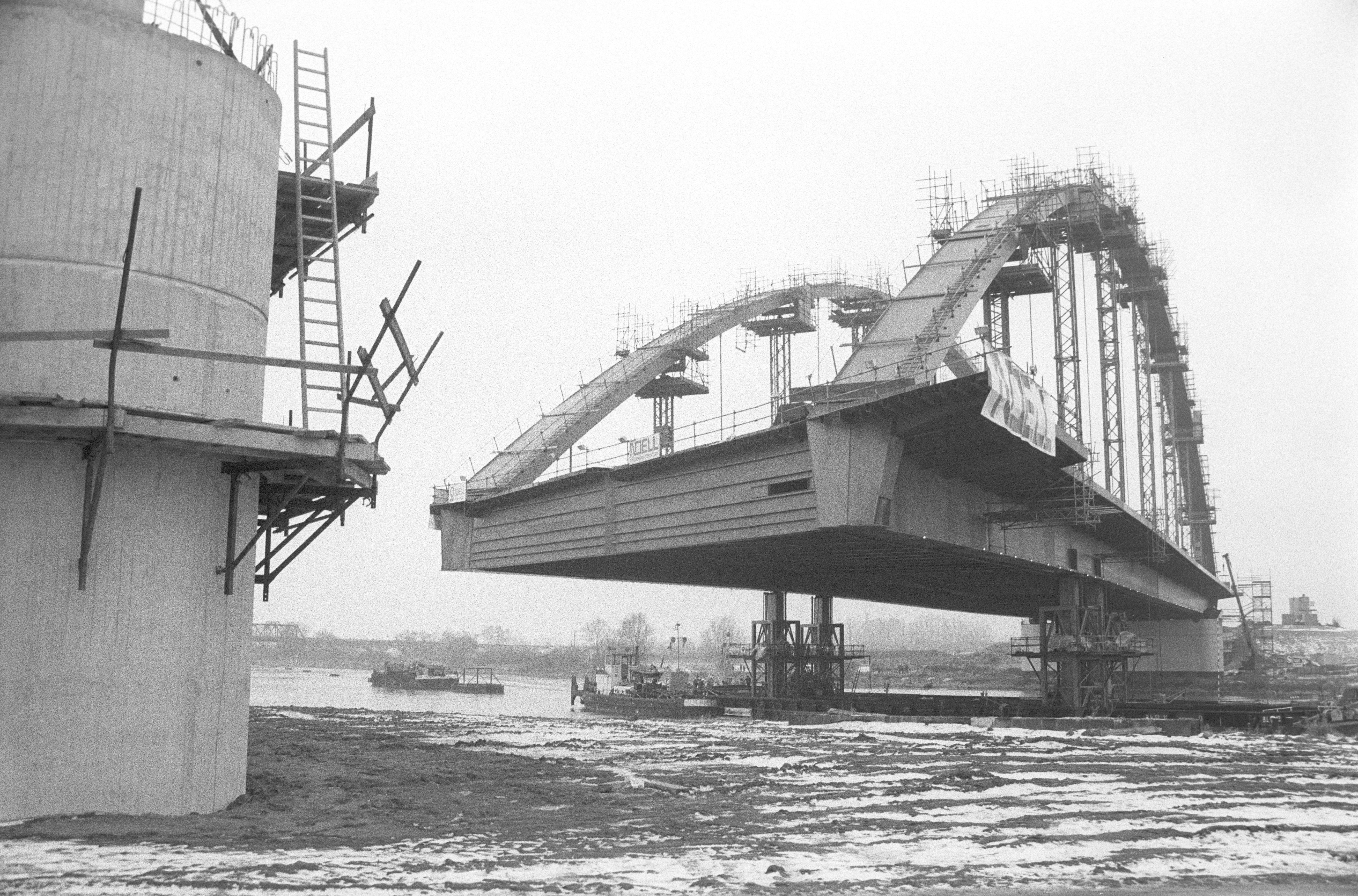 Fotografie: Bau der Schwabelweiser Brücke 1980