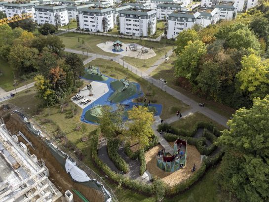 Fotografie: Angelegt wurde der Inklusionsspielplatz in der Form eines Drachen. (C) Bilddokumentation Stadt Regensburg