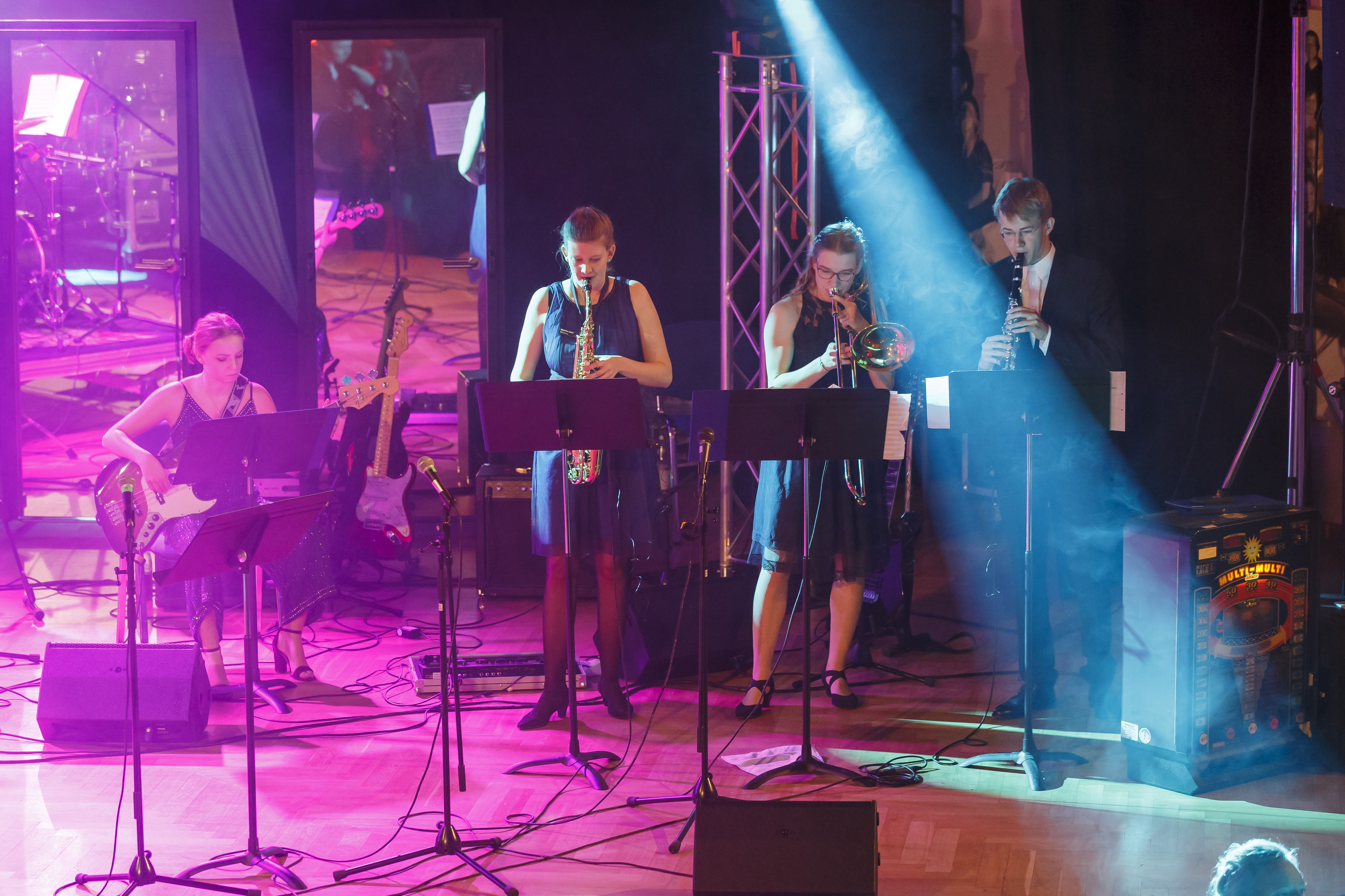 Tanzball Casino Royale Auswahl 25