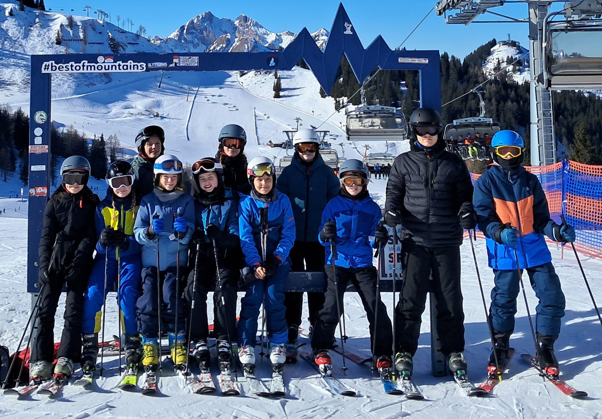 Gruppenbild im Skigebiet