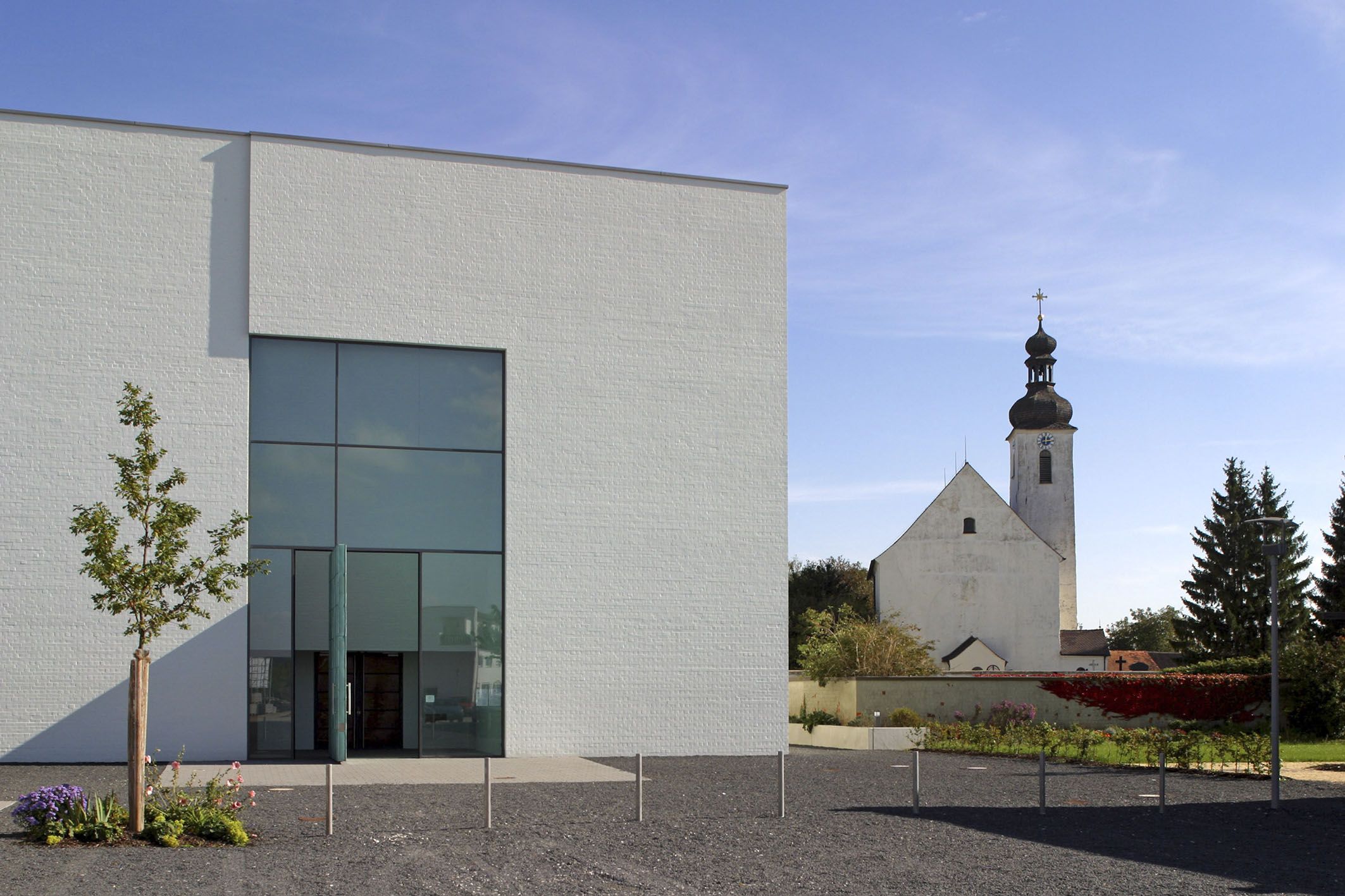 Fotografie: Die Kirchen St. Franzikus und St. Michael in Burgweinting