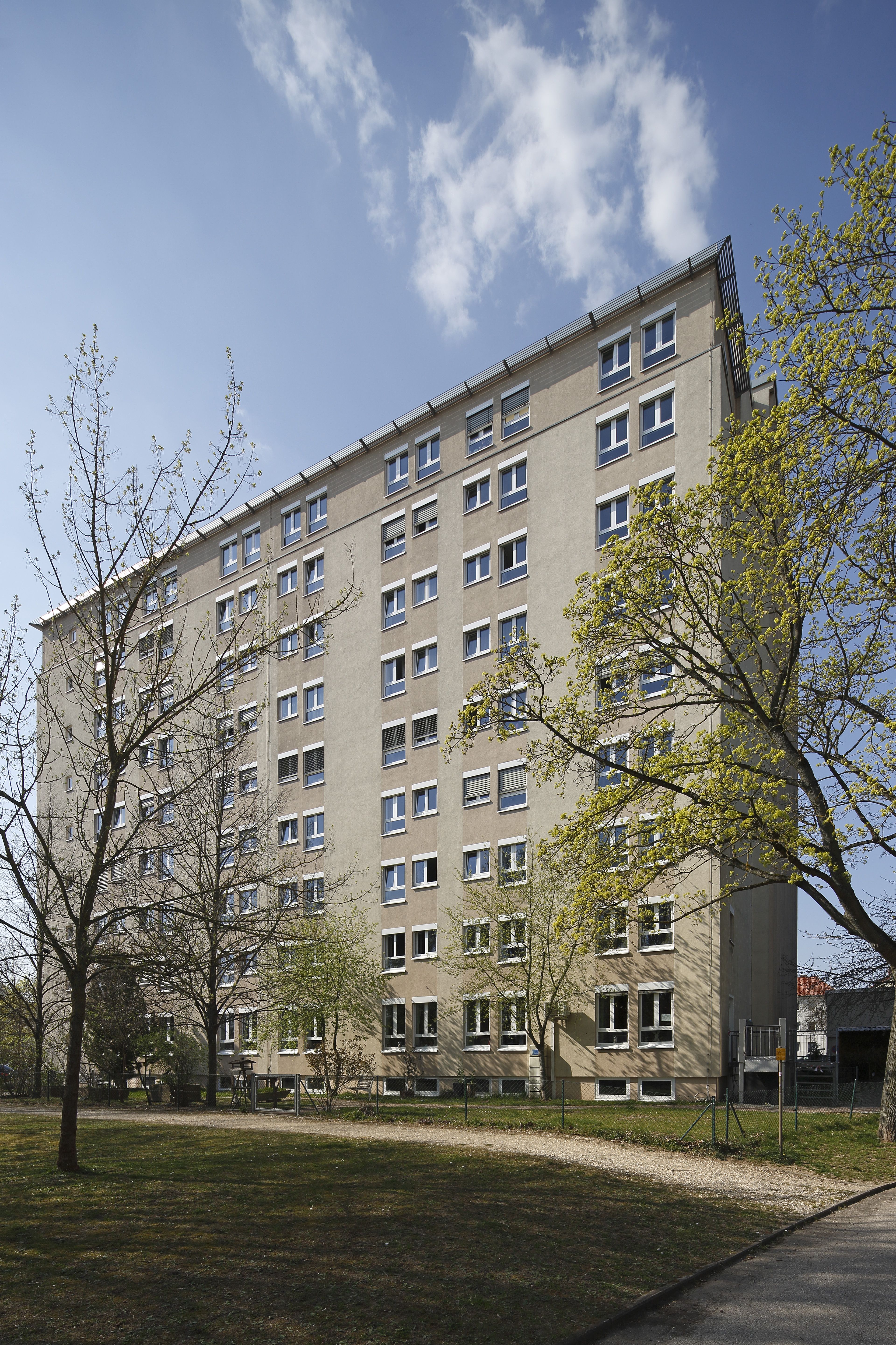 Fotografie: Hochhaus AWO-Seniorenzentrum
