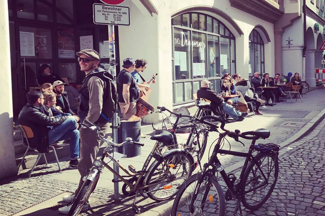 Er sucht sie raum regensburg