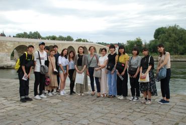 (C) Makoto MIZUSHIMA Japanische Studenten im Besucherzentrum Welterbe