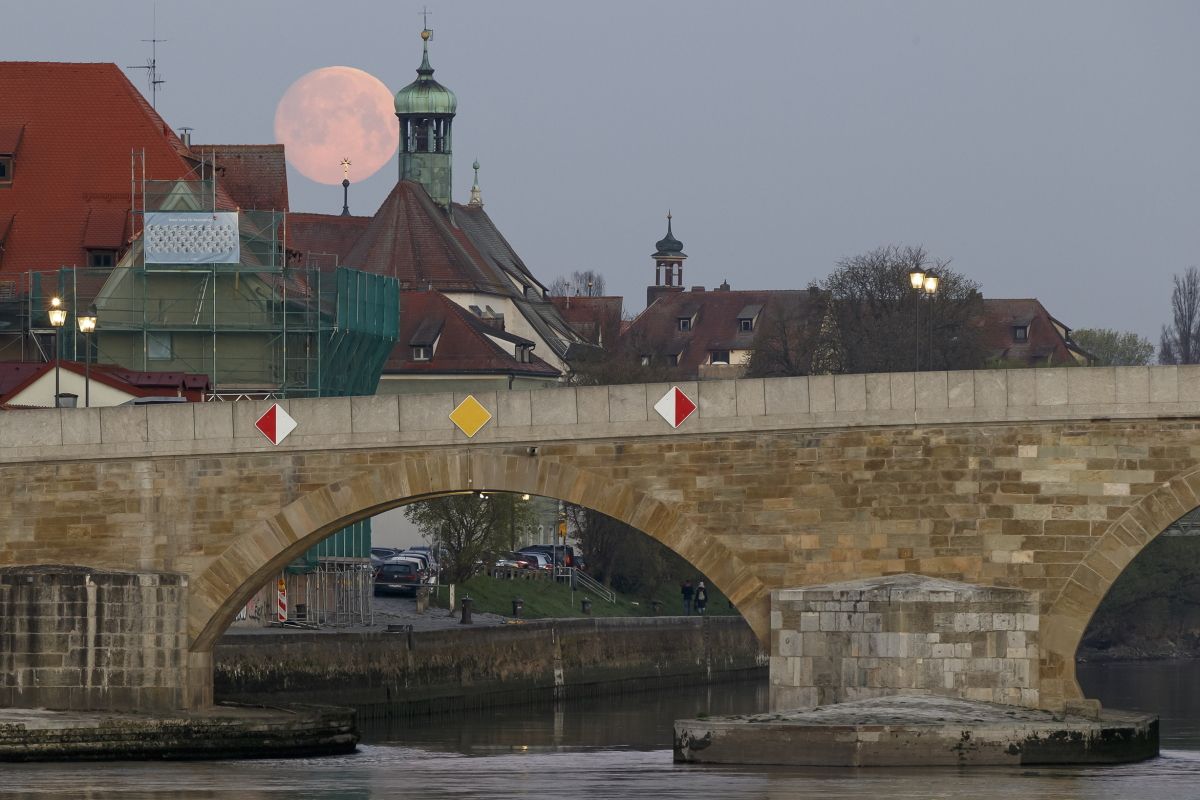Stadt ohne Menschen - Mond