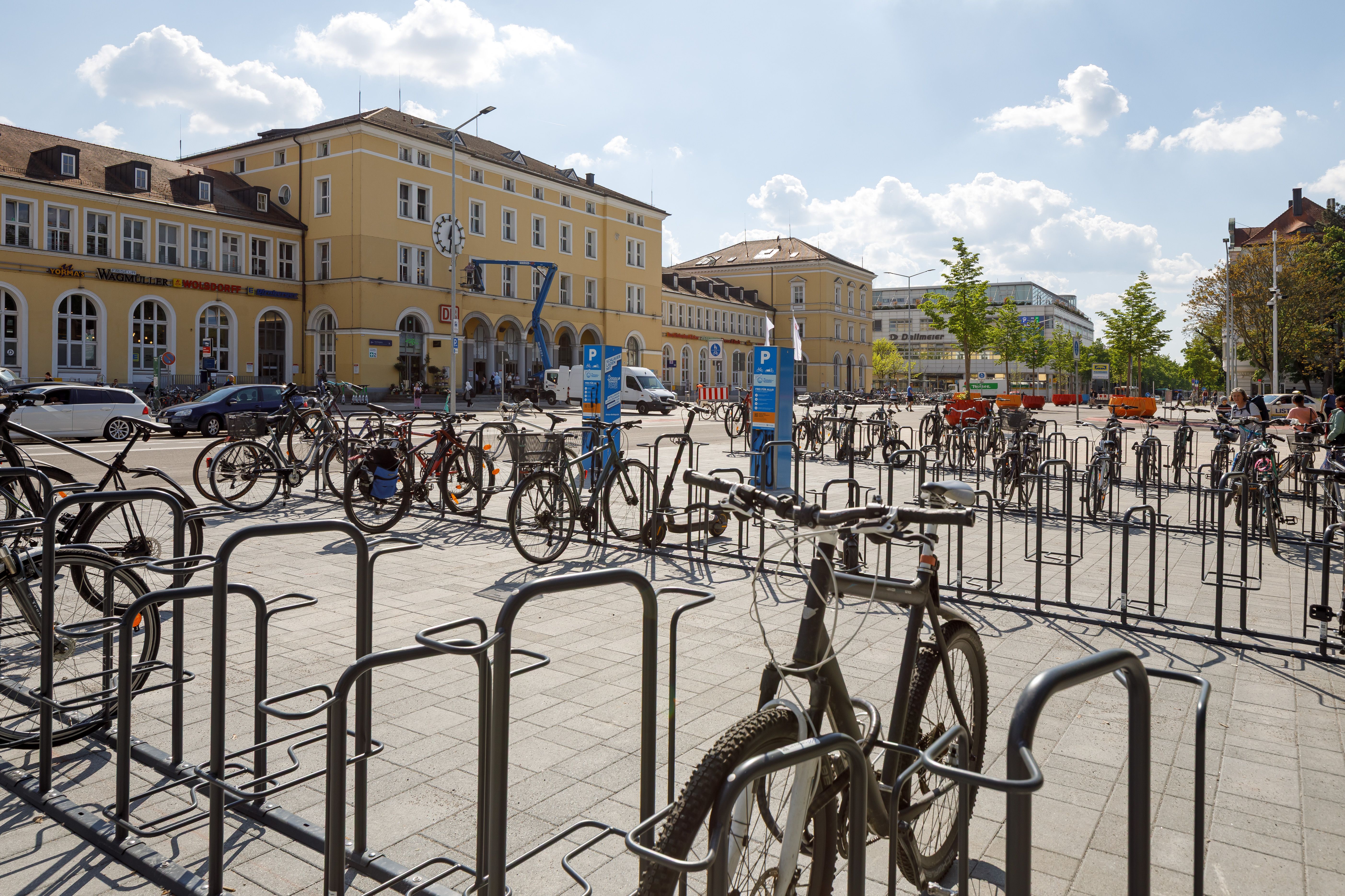 Fotografie: Neue Fahrradabstellanlagen auf dem Bahnhofsgelände Nord 