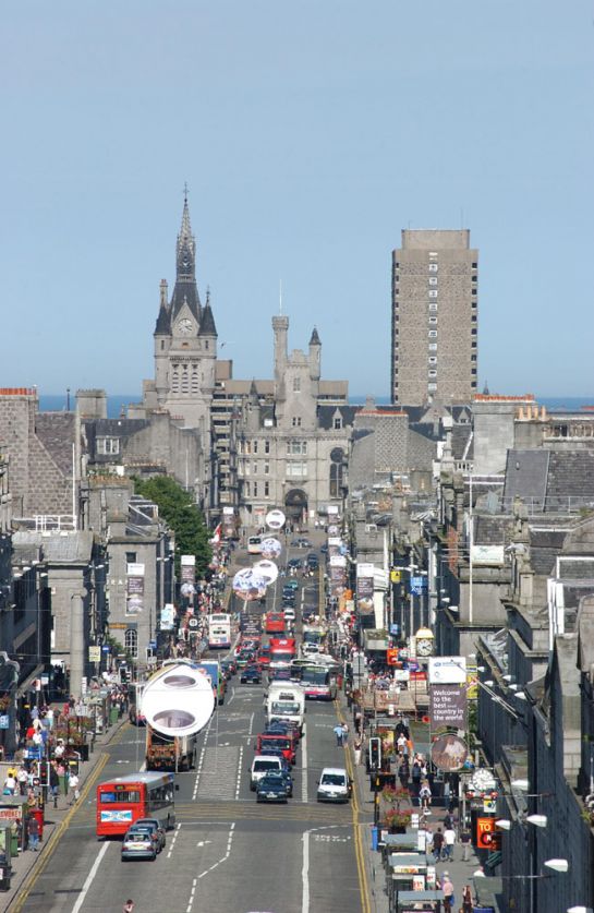 Partnerstadt Aberdeen - Stadtansicht - Einkaufsstraße mit dichtem Verkehr © Stadt Aberdeen