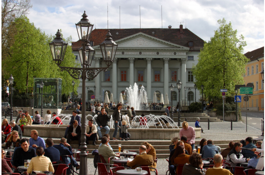 Leben in Regensburg auf dem Bismarckplatz