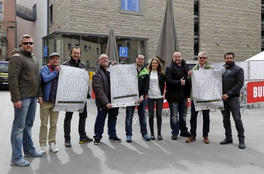 Plakataktion - Drinnen laut draußen leise