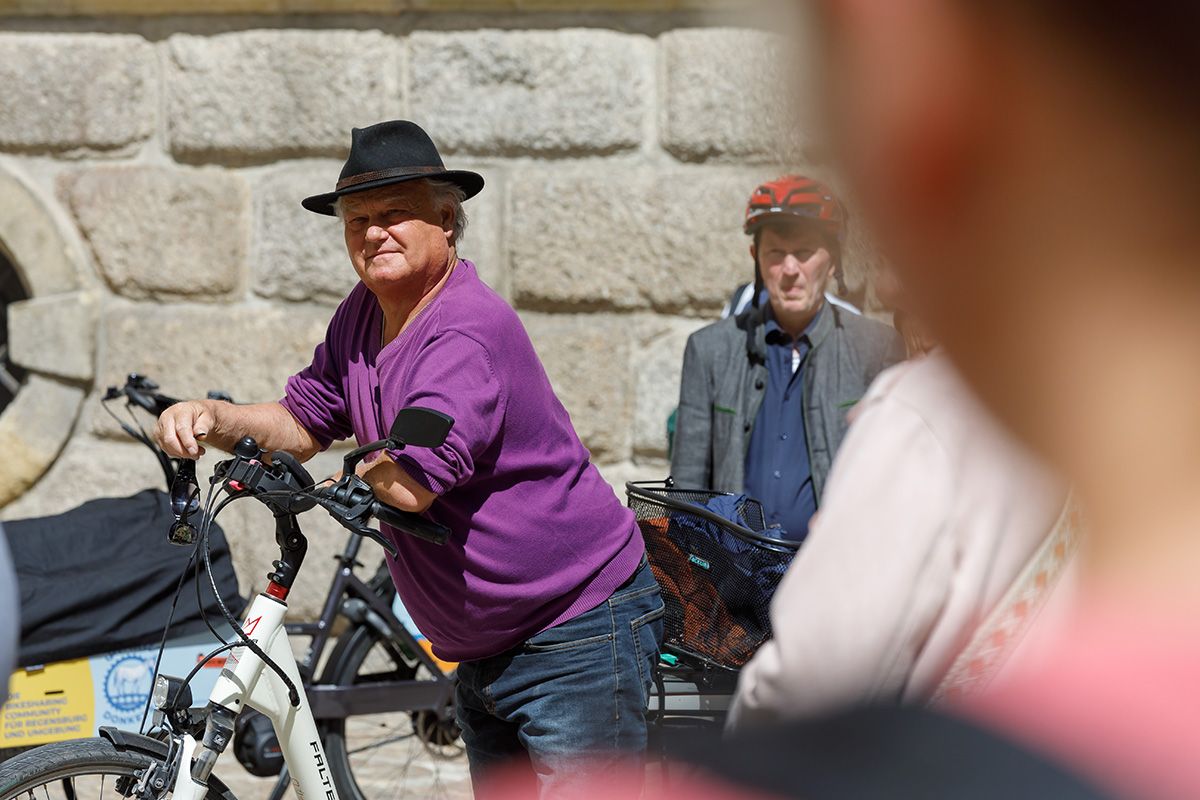 Fotografie - Mann mit Fahrrad