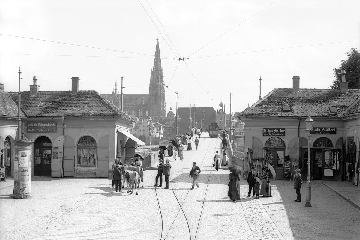 Fotografie: Brückenbasar und Steinerne Brücke 1907