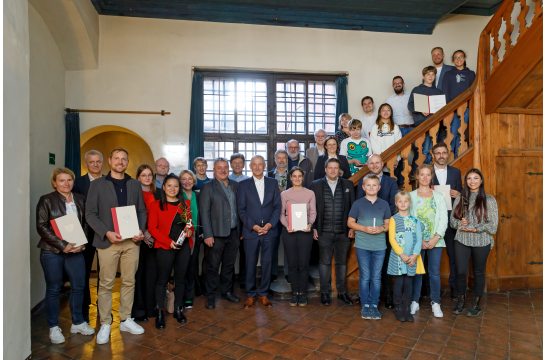 Fotografie: Gruppenbild bei der Verleihung des Umweltpreises
