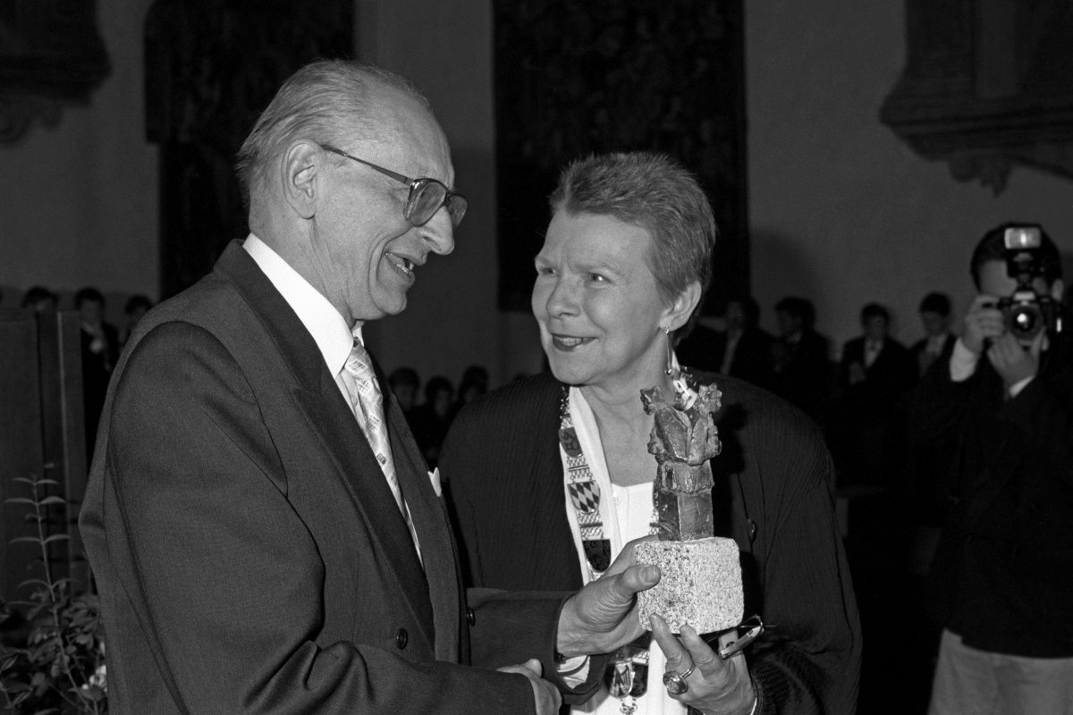 Fotografie: Verleihung des ersten Brückenpreises an Prof. Wladylaw Bartoszewski