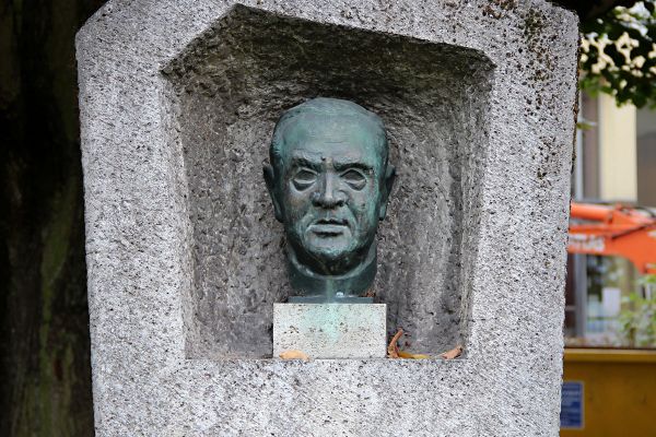 Gedenkbüste Theobald Schrems II (c) Stadt Regensburg, Hana Bejlková