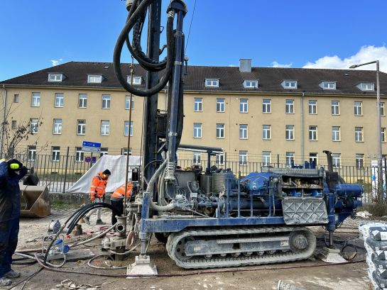 PLK Erdsonden ©Stadt Regensburg, Anette Menke Foto; Erdsonden, Probebohrung, Wärme, (C) Stadt Regensburg, Anette Menke