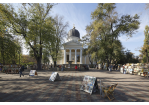 Odessa - Kunstmarkt vor der Verklärungskathedrale 