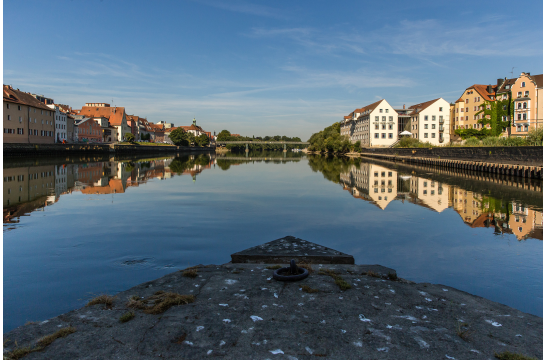 Blick von der Steinernen Brücke nach Westen