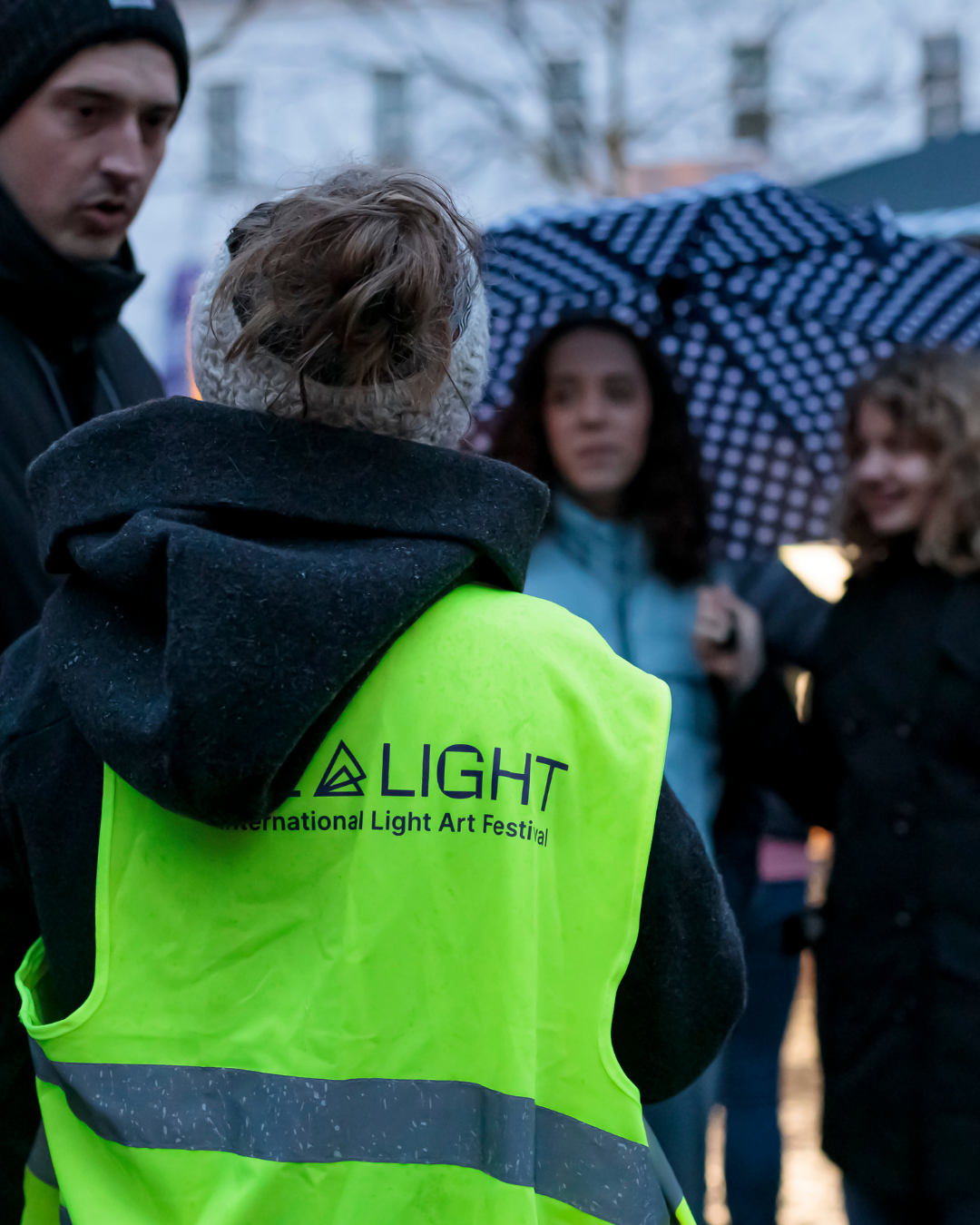 Fotografie – Interessierte stellen Fragen zur Lichtkunst