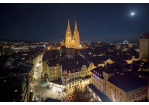 Fotografie - Nächtlicher Blick aus dem Rathausturm über die Stadt und das Riesenrad