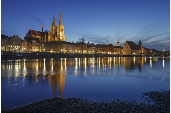 Fotografie: Blick auf die beleuchtete Altstadt