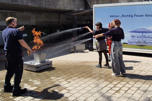 Feuer löschen_11b2