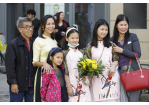 Eine Gruppe aus Vietnam lauscht den Eröffnungsreden (C) Bilddokumentation Stadt Regensburg