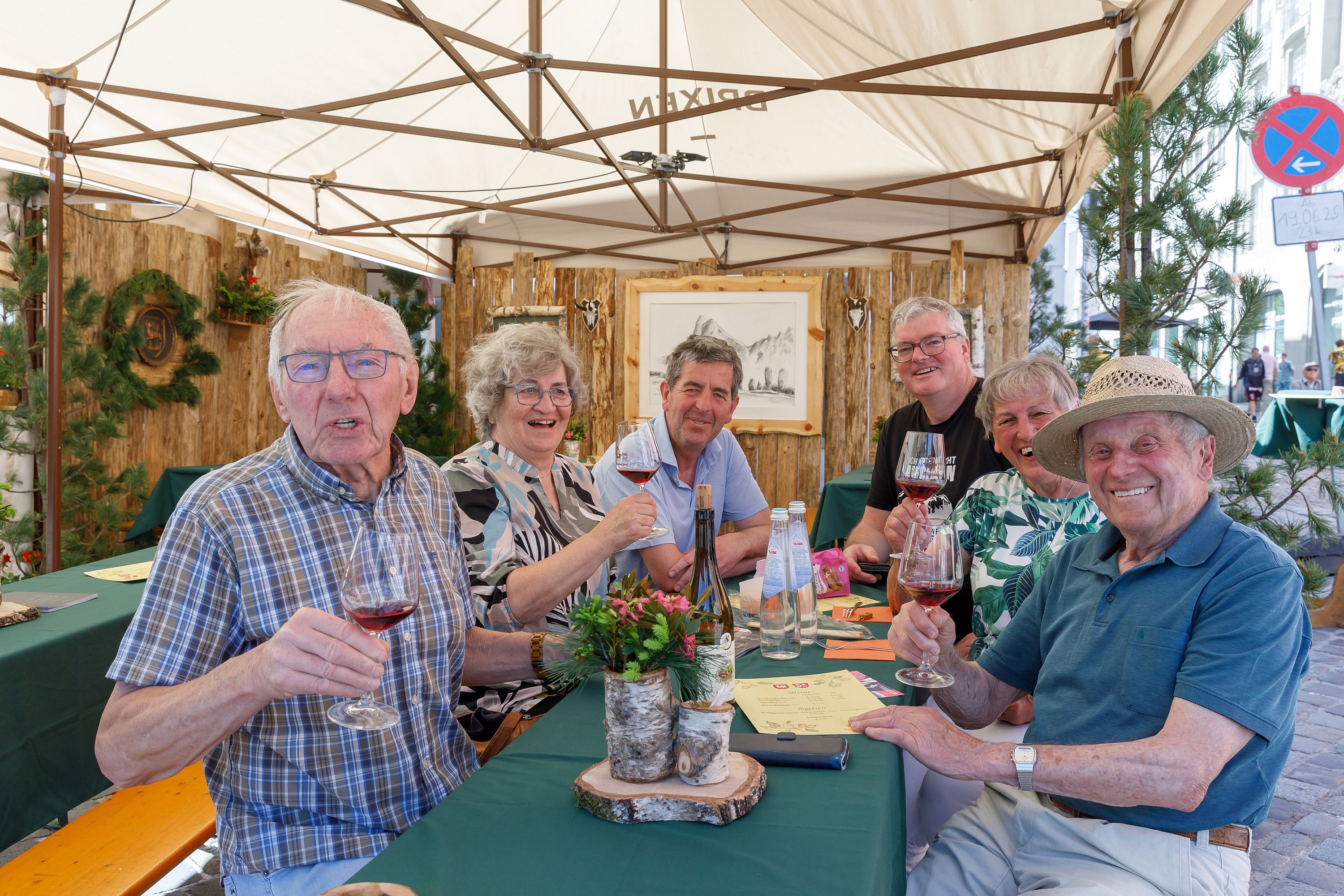 Fotografie – Internationales Highlight am diesjährigen Bürgerfest war der kulinarische Stand aus der Partnerstadt Brixen mit südtiroler Schmankerl und vorzüglichem Wein