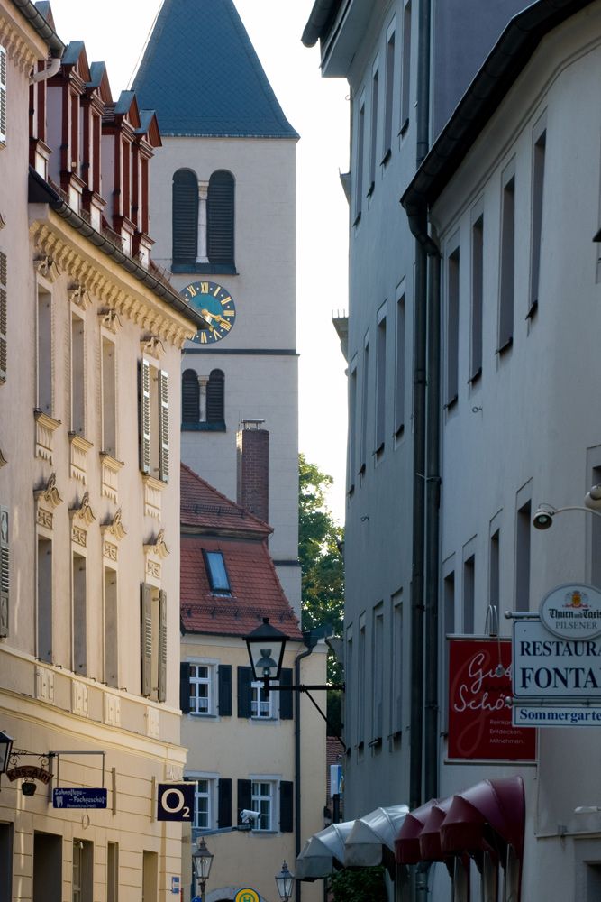 Blick aus der Gesandtenstraße auf die Schottenkirche