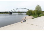 Fotografie - Donau-Treppen mit Blick auf die Donaubrücke Schwabelweis (C) Bilddokumentation Stadt Regensburg