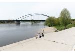 Fotografie - Donau-Treppen mit Blick auf die Donaubrücke Schwabelweis