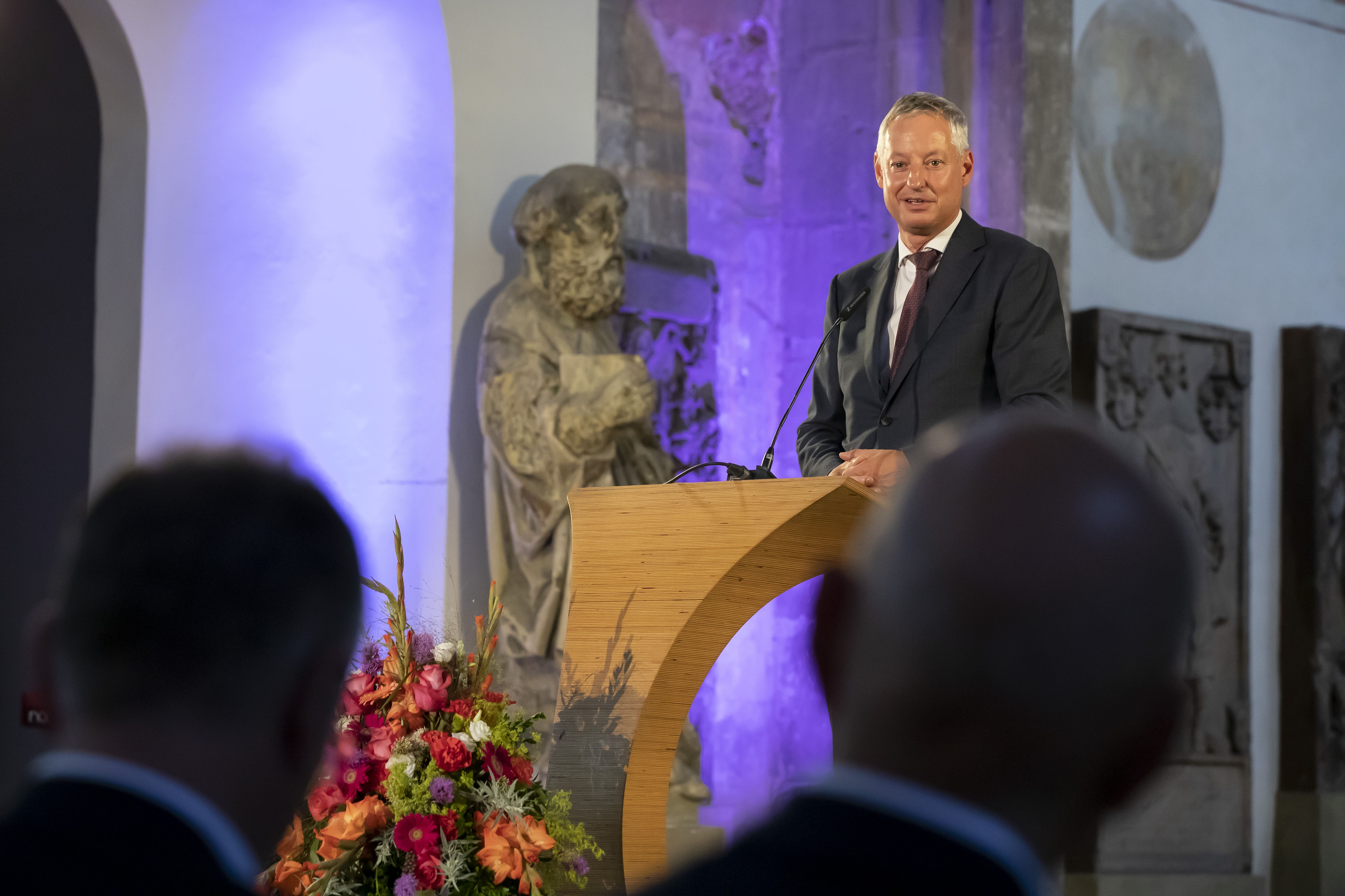 Fotografie: Rede des Vorsitzenden in der Minoritenkirche