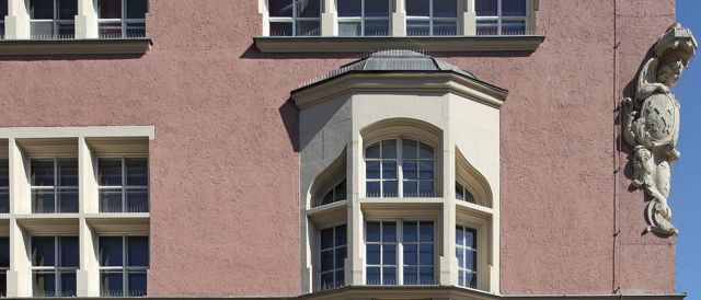 Banner Startseite - St. Peters-Weg Fassade