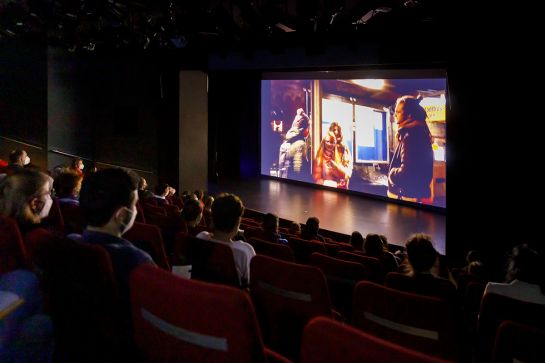 Am 23. Februar wurde der Film "The Bus Stop" im Theater am Haidplatz gezeigt. (C) Stefan Effenhauser