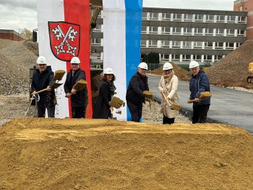 Fotografie: Der Spatenstich am 31. Oktober 2023 für den Ersatzneubau mit Erweiterung am Werner-von-Siemens-Gymnasium