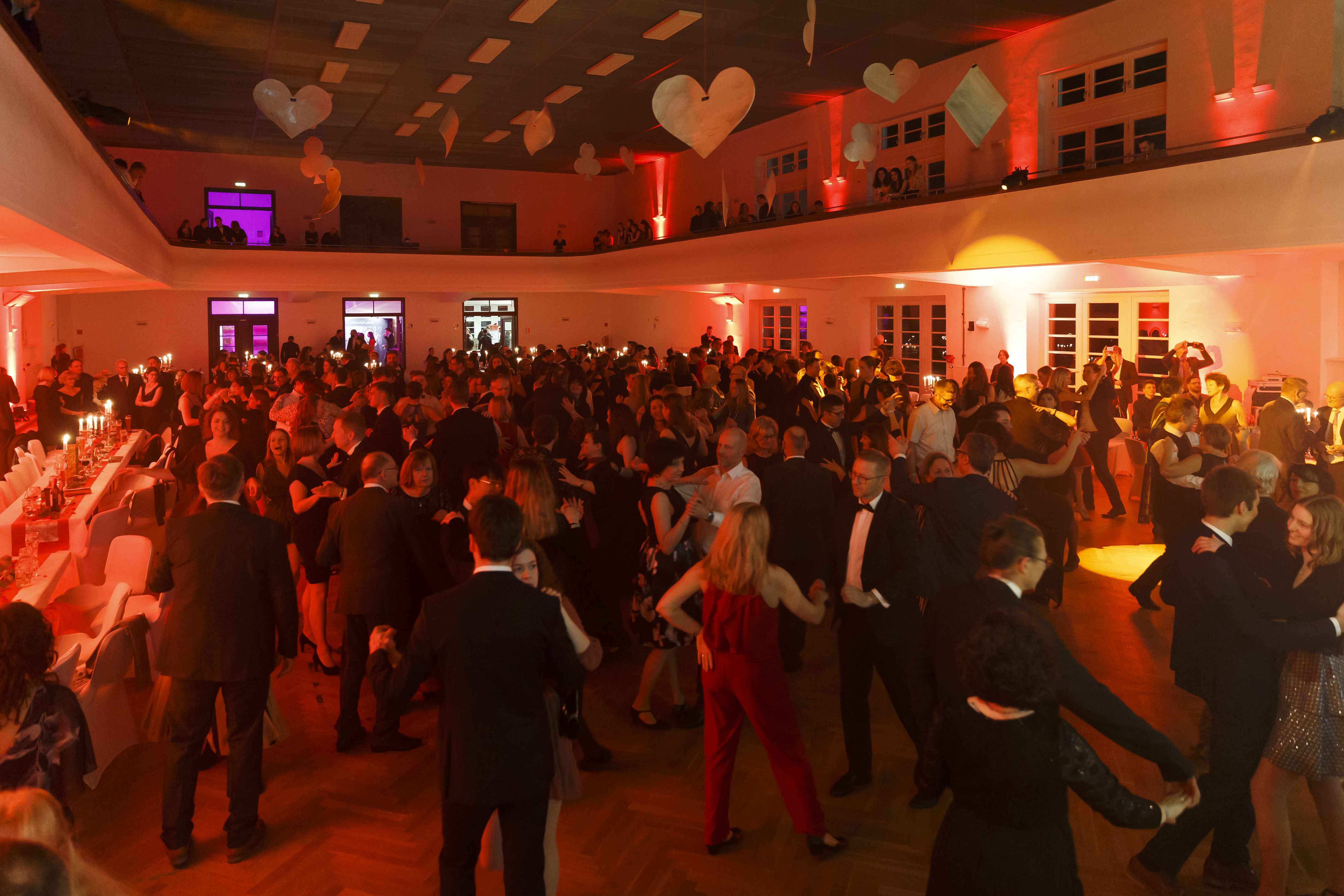 Tanzball Casino Royale Auswahl 02