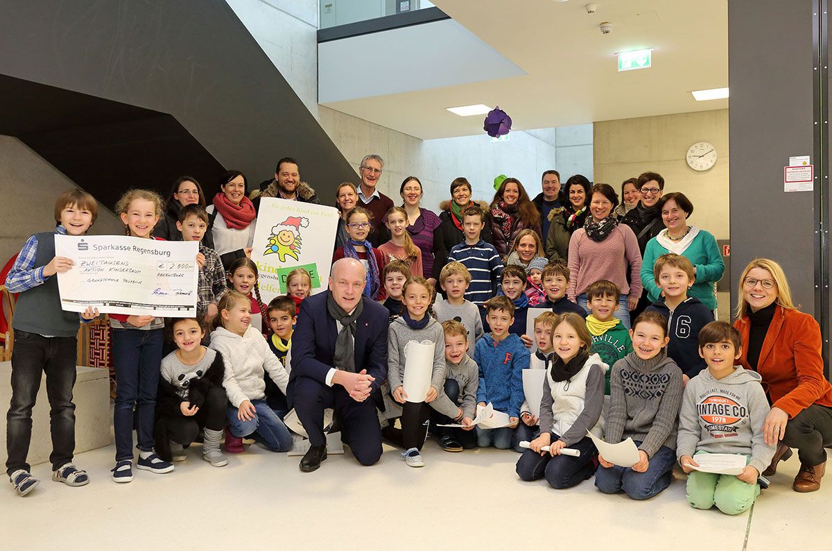 Kinderbaum 2015 - Spende der Grundschule Prüfening