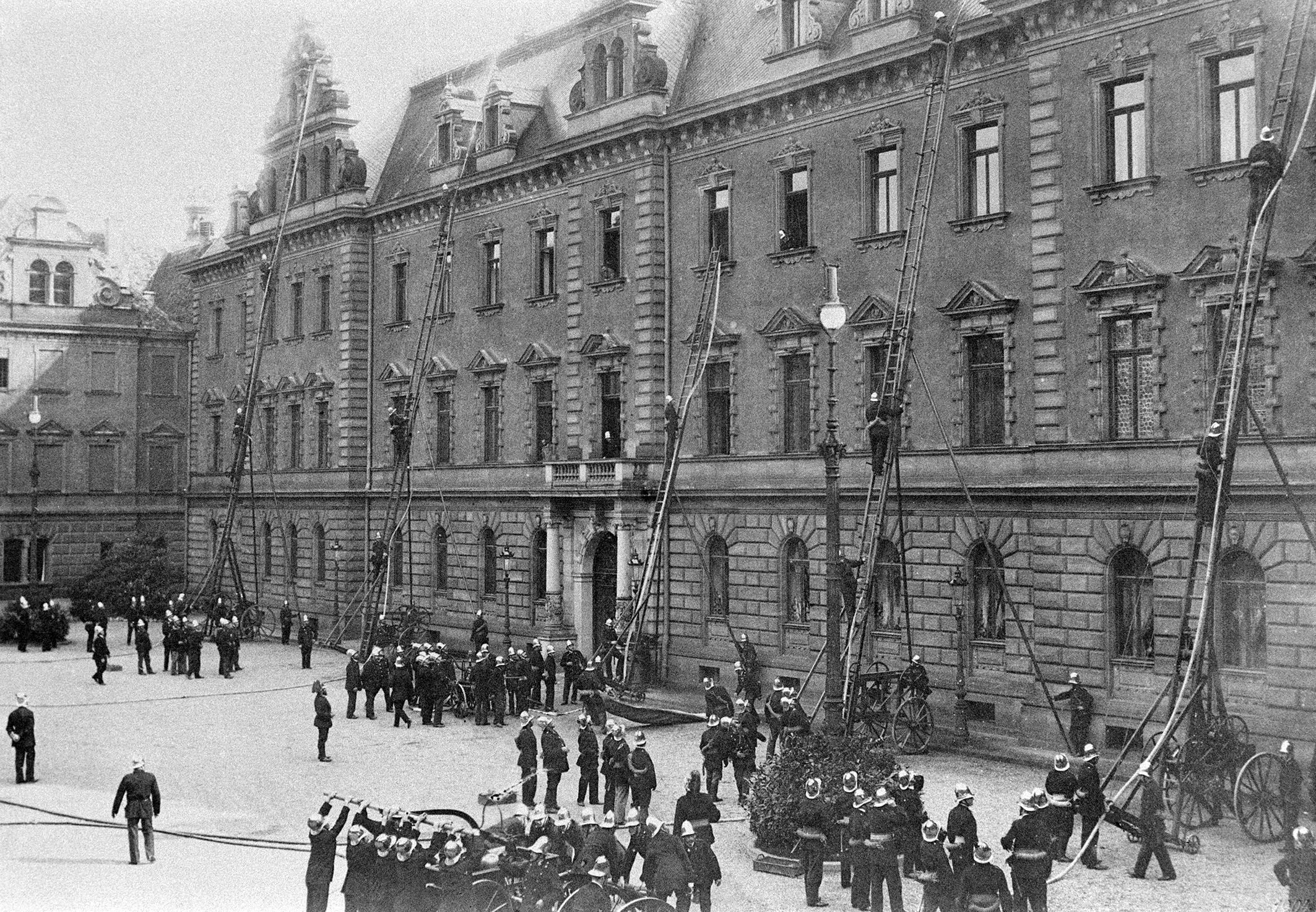 Übung im Fürstlichen Schloss 1904