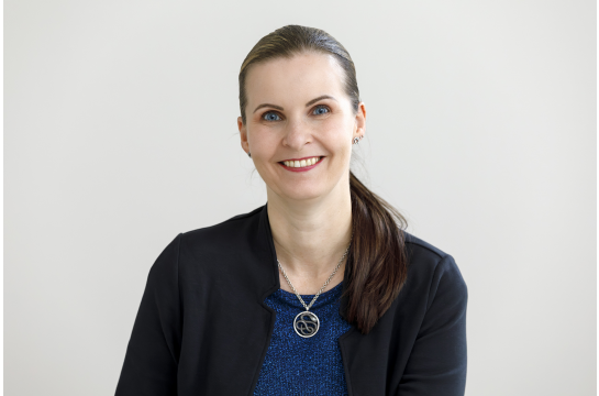 Porträt: Angelika Hartl