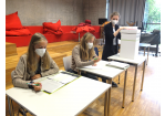 Die Schüler/innen organisierten ihr Wahllokal selbst (C) UnSi