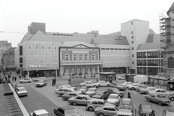 Fotografie: Neupfarrplatz als Parkplatz