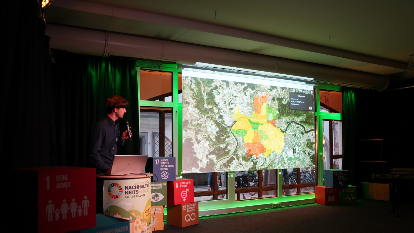 Emir stellt den Digitalen Zwilling im Rahmen der Nachhaltigkeitswoche vor.