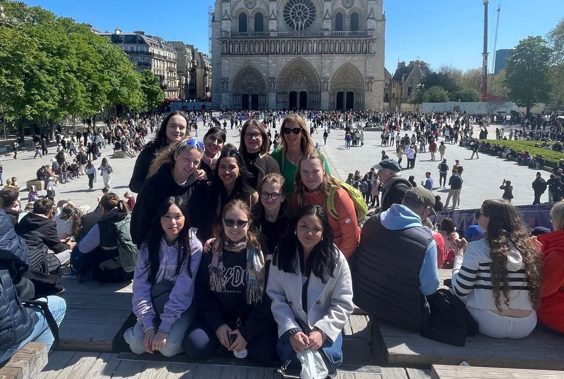 Unsere Gruppe vor Notre Dame