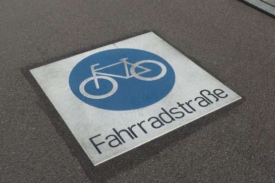 Fotografie: Bodenaufkleber Fahrradstraße