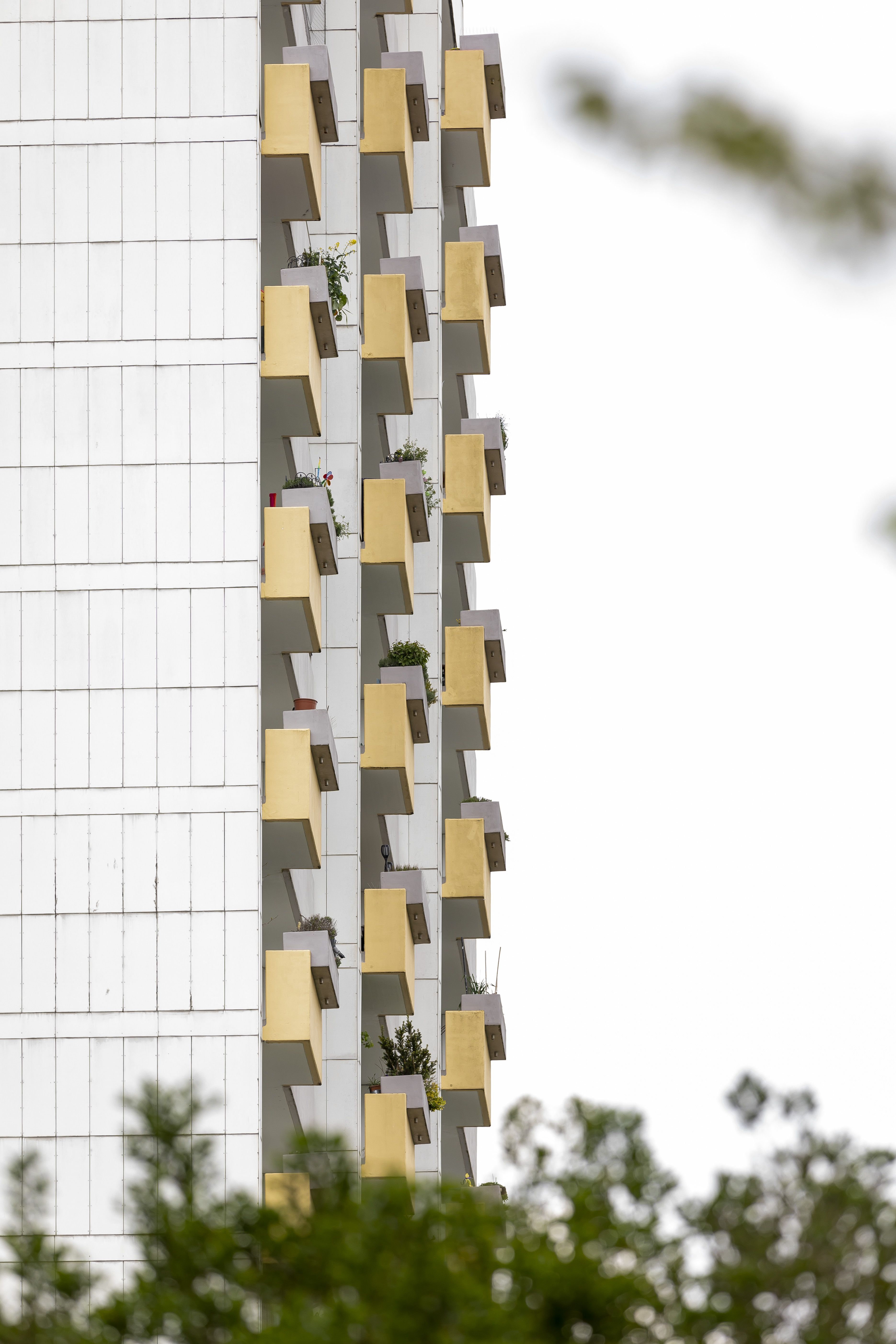 Fotografie: Balkone an einem Hochhaus